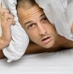 La razón de por qué dormimos mal en camas ajenas