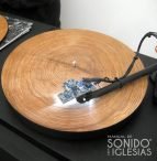 Así suena la melodía de las vetas de un tronco en un tocadiscos